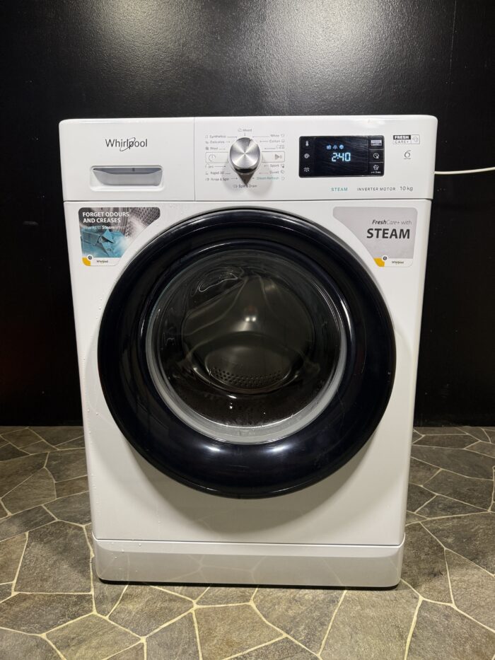 Loistokuntoinen Whirlpool FreshCare+ 10kg pesukone höyryominaisuudella