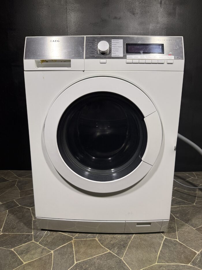 AEG Lavamat Protex 9kg pesukone höyryominaisuudella