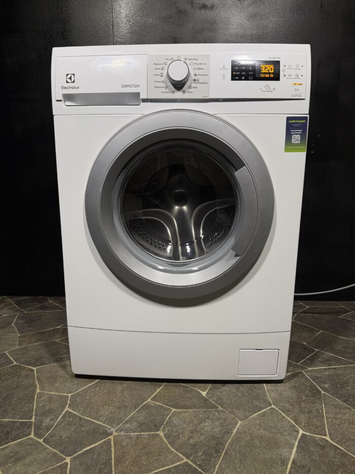 Erittäin Kapea Electrolux CompactCare 4kg Pesukone