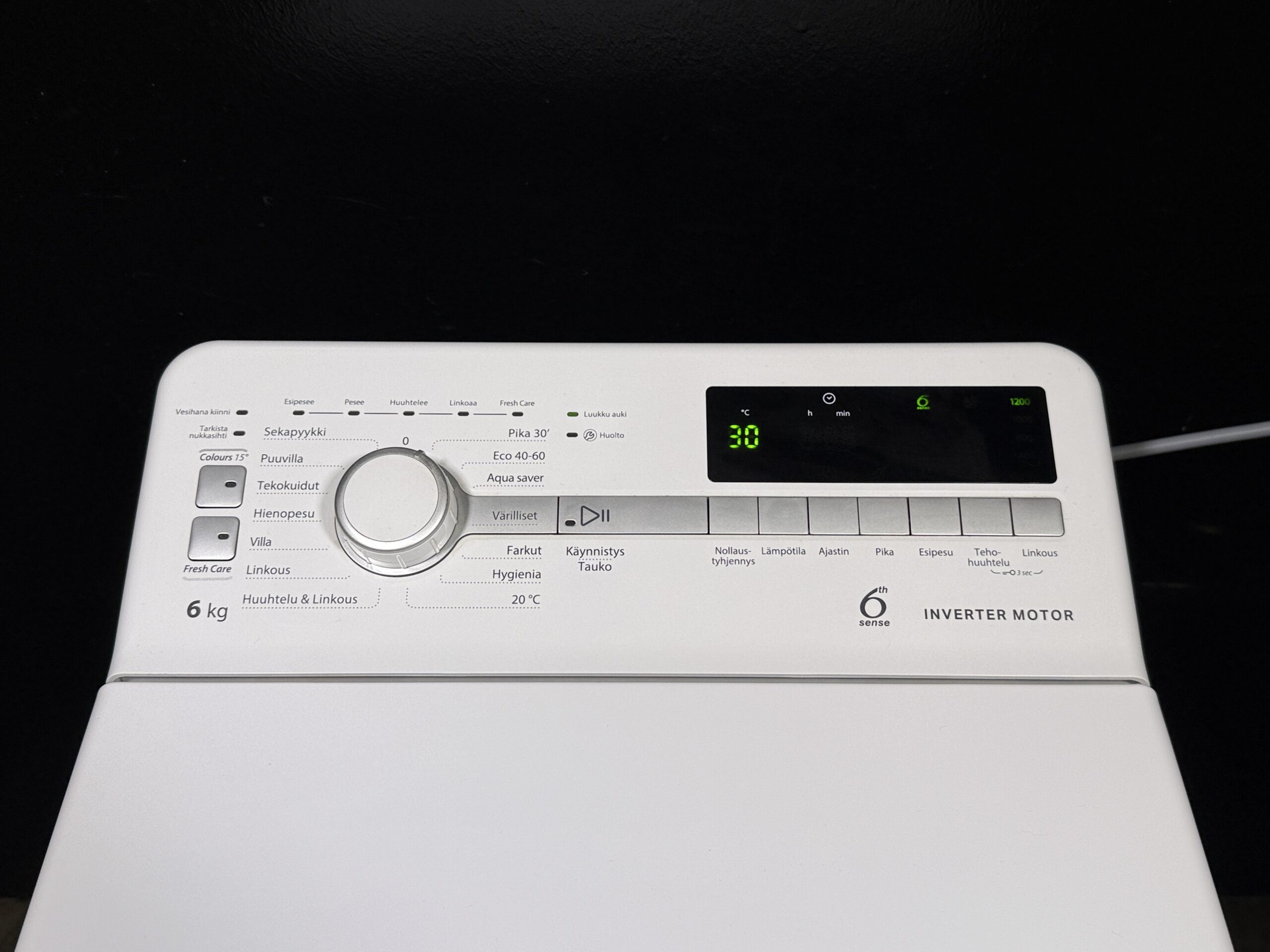 Loistokuntoinen päältä täytettävä Whirlpool 6kg pesukone 1200rpm - Image 2