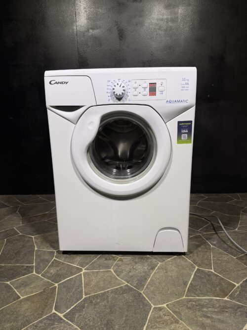Erittäin kompakti Candy Aquamatic pyykinpesukone A+